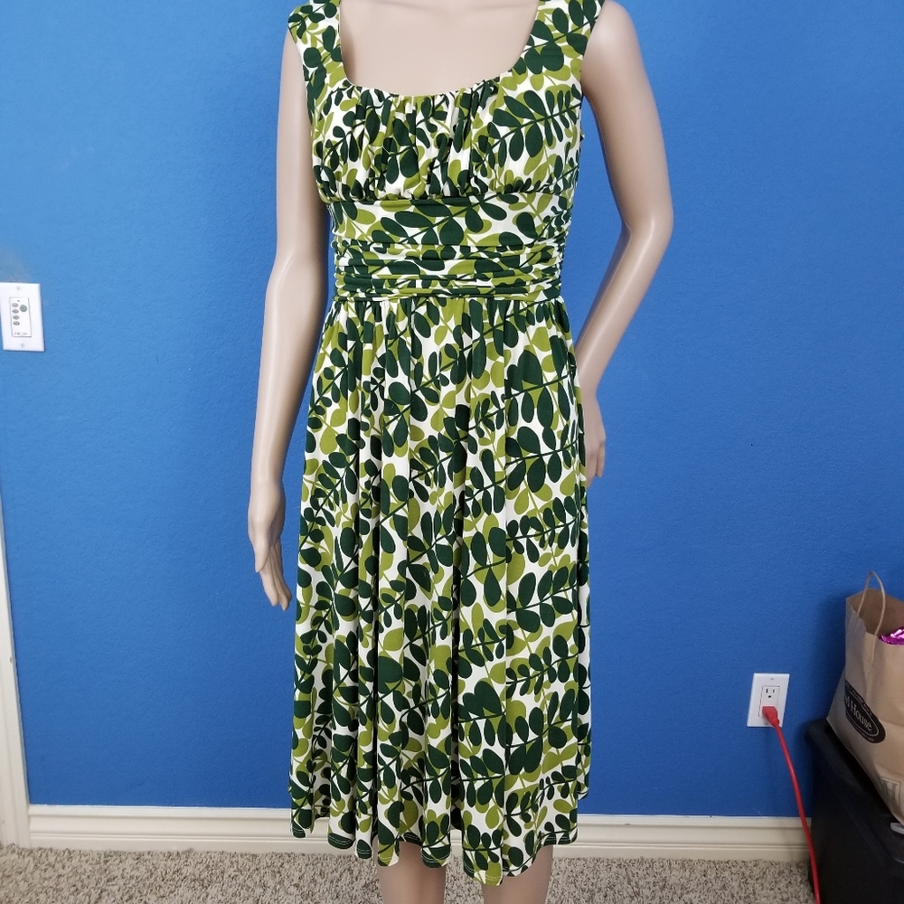 Maggy London Leaf Print Dress 8P